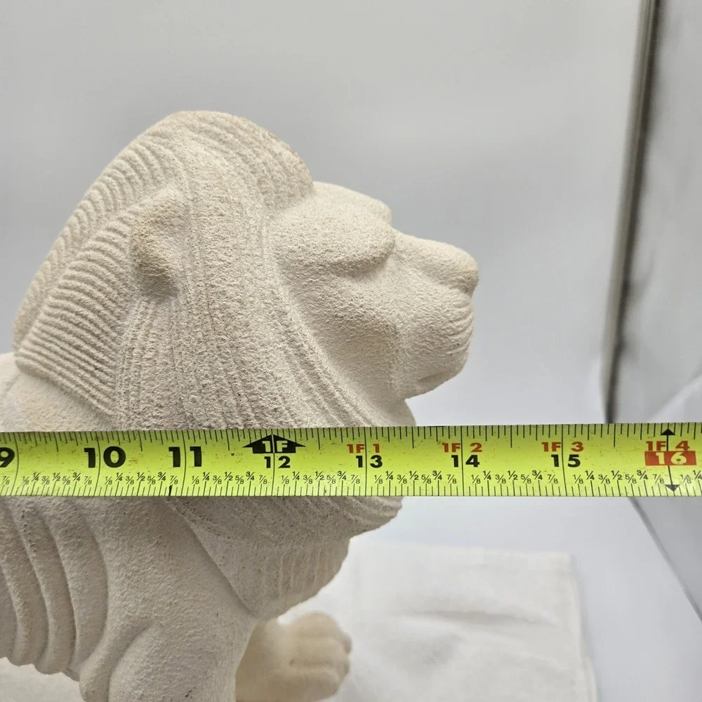 Sandstone Style Off White Lion King Simba Mufasa Narnia Statue Shelf Sitter Deco